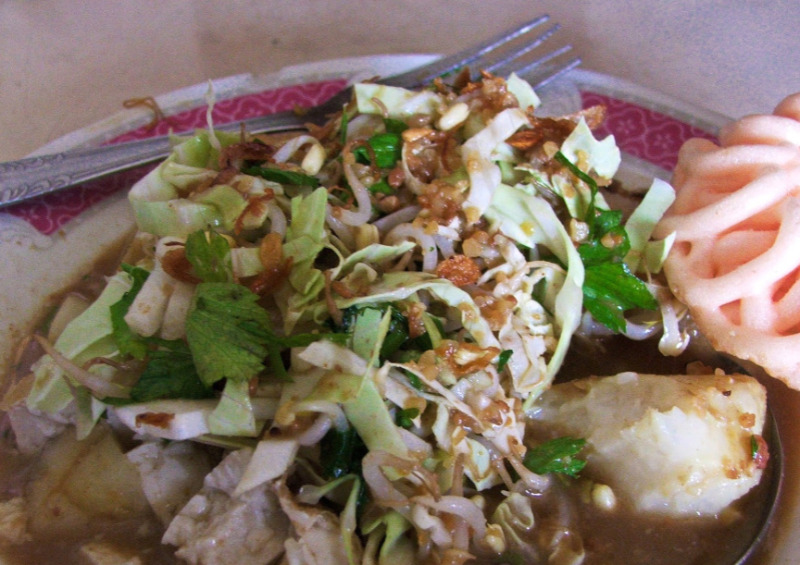 kupat tahu pojok magelang