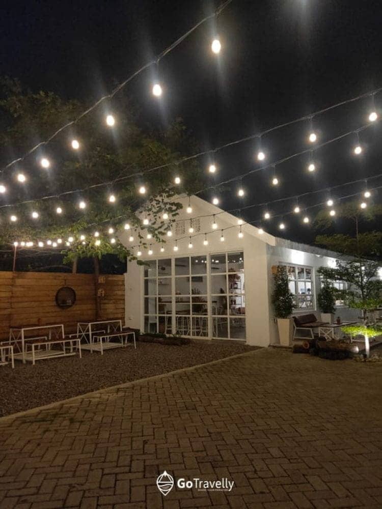 Cafe terkenal di Surabaya