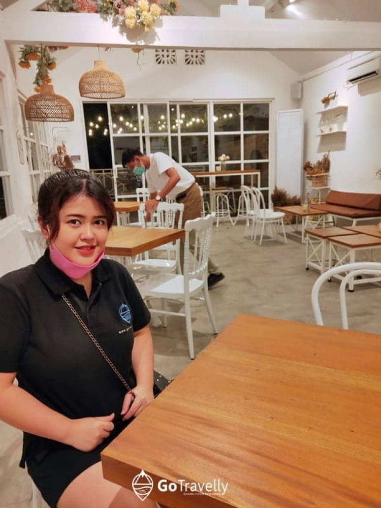 Cafe terdekat