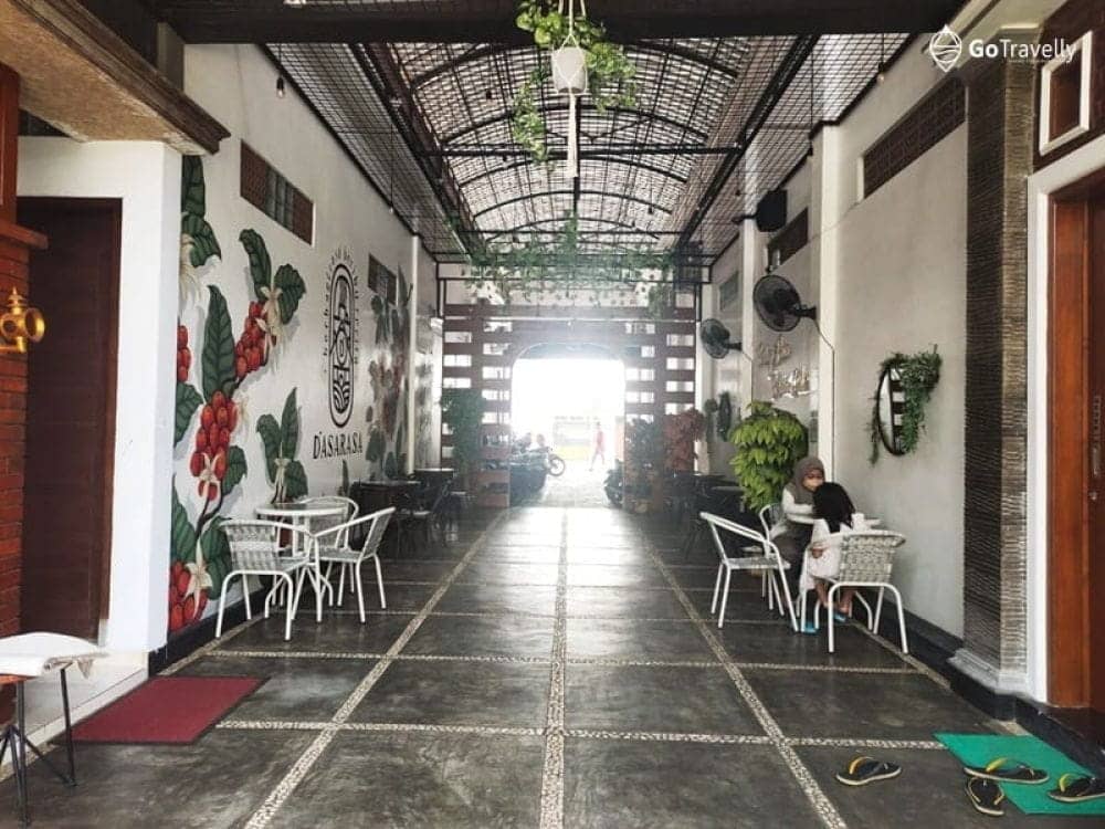 cafe terdekat
