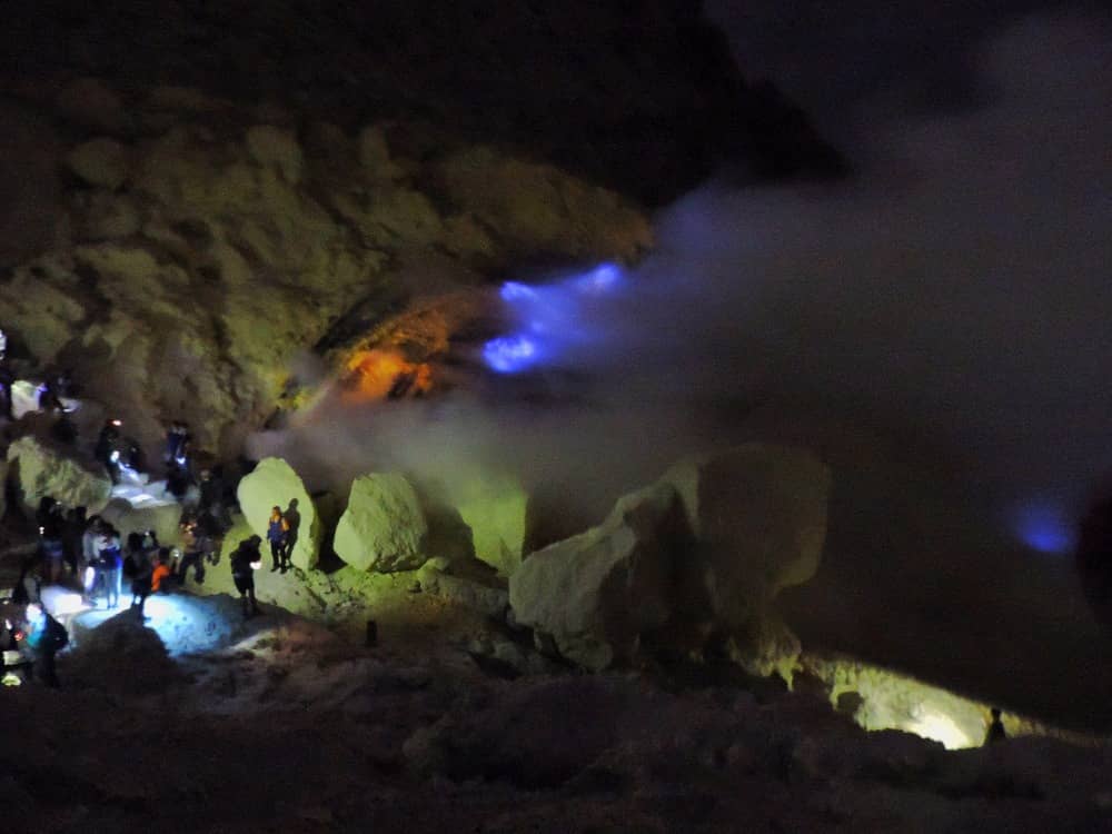 blue fire gunung ijen