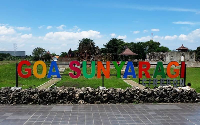 Taman Wisata Goa Sunyaragi