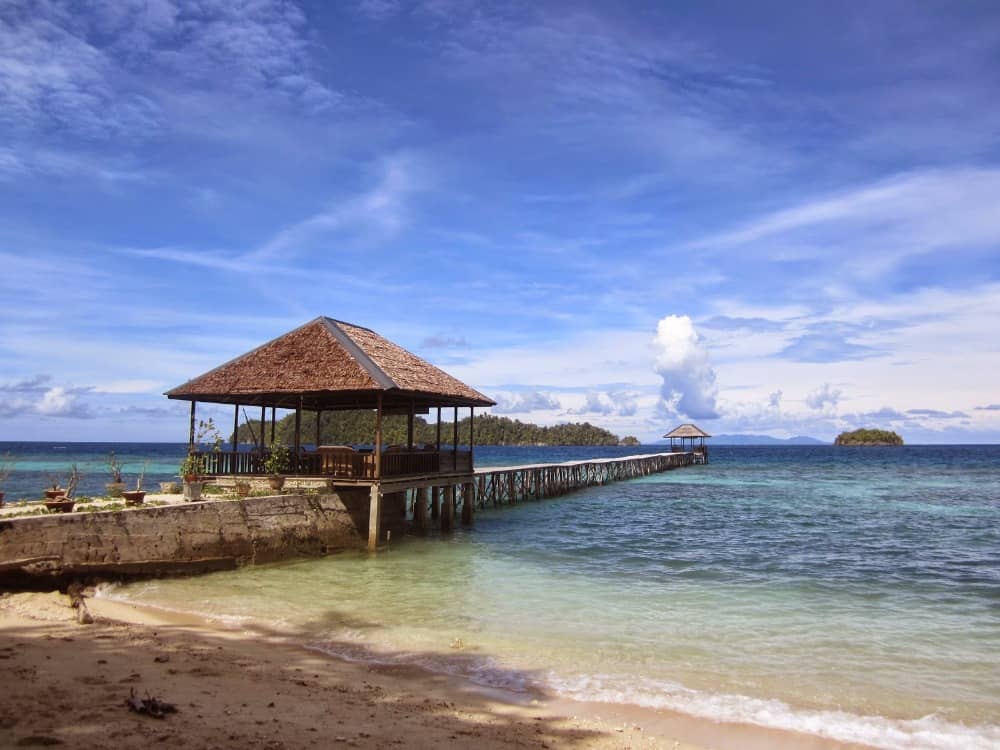 tomini bay