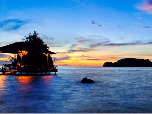 tomini bay