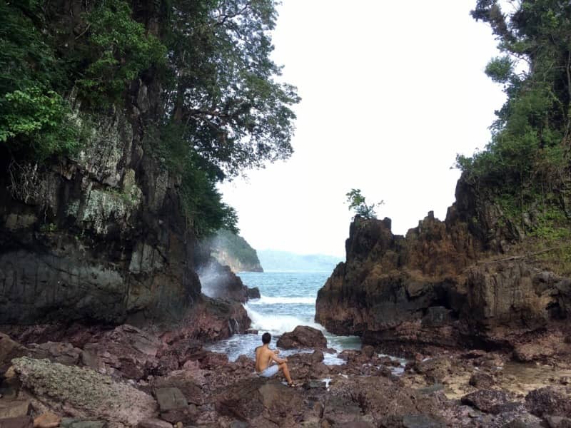 pantai teluk ijo