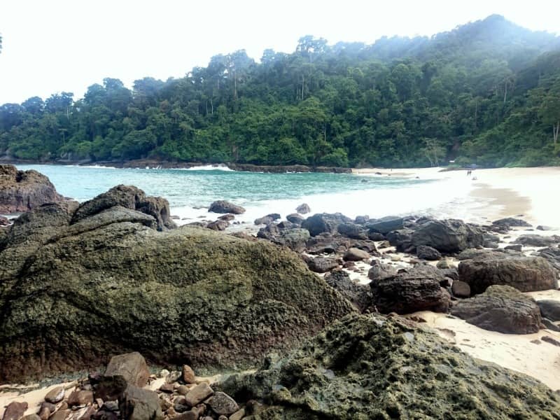 pantai teluk ijo