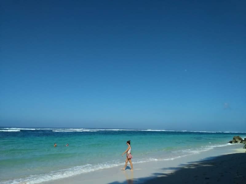 pantai melasti bali
