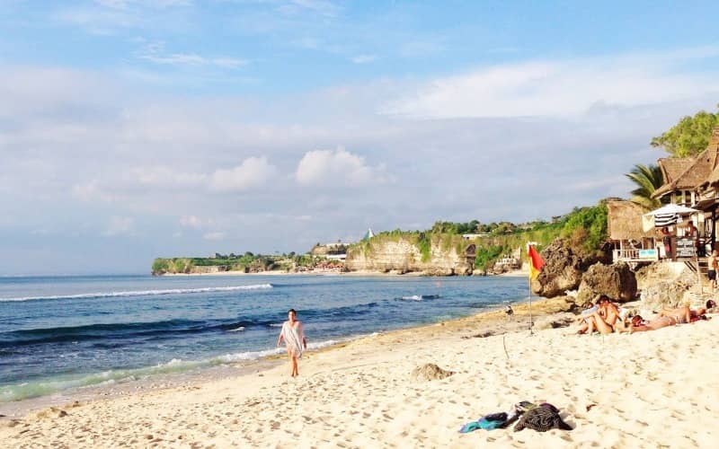 pantai bingin bali