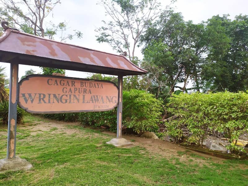gapura wringin lawang