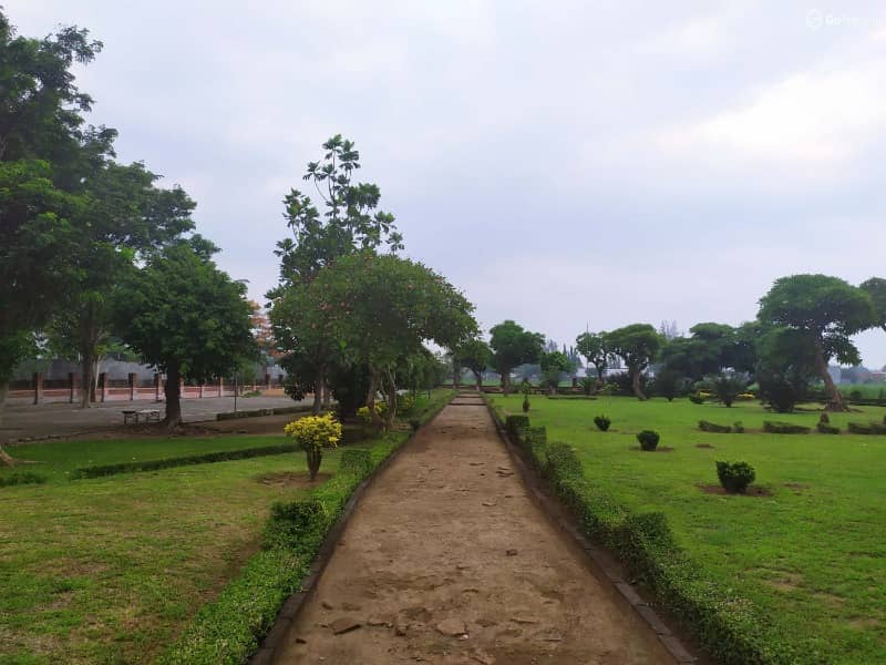 gapura wringin lawang