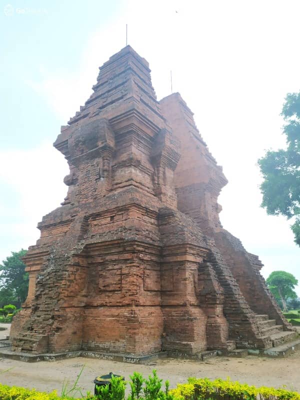gapura wringin lawang
