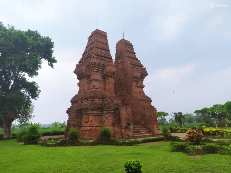 gapura wringin lawang