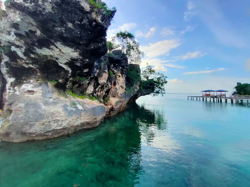 wisata batu sori bau bau