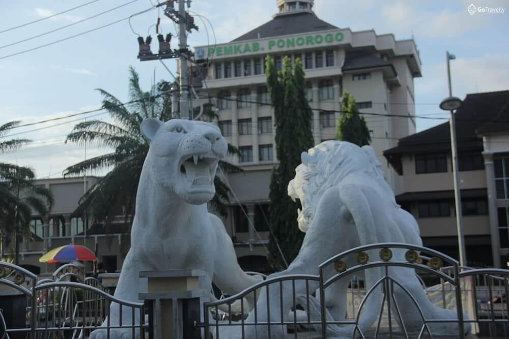 Alun-Alun Ponorogo: Alternatif Wisata Murah Tengah Kota