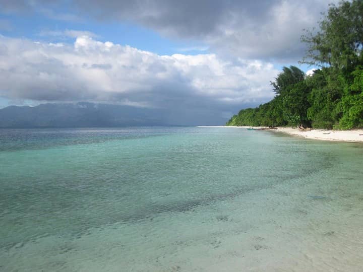 pantai pombo