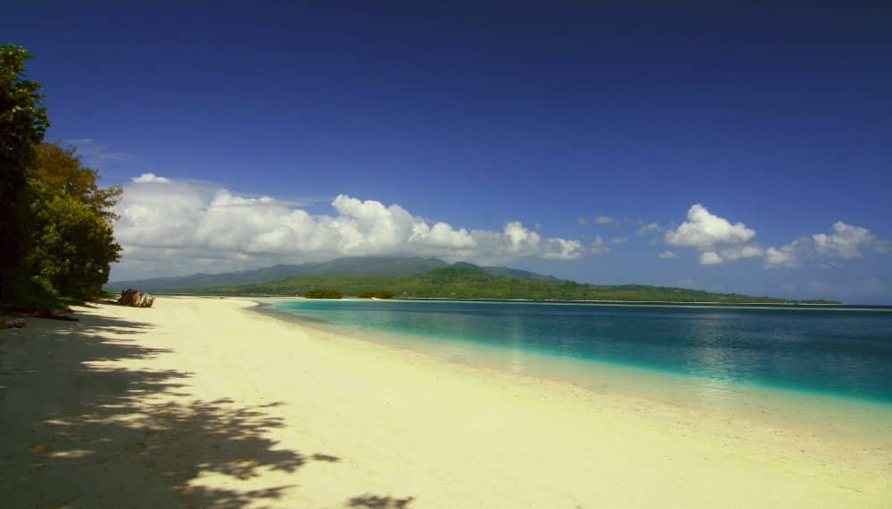 pantai pombo